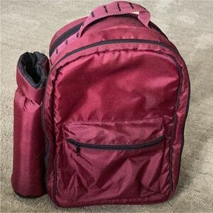 Insulated picnic backpack with bottle holder